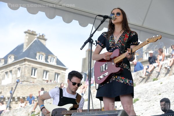 TESS PARKS - 2022-08-20 - SAINT MALO - Plage de Bon Secours - 